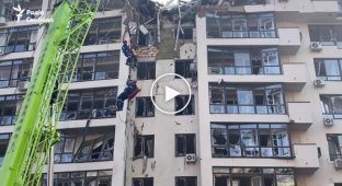Еще последствия попадания ракеты в дом в Шевченковском районе