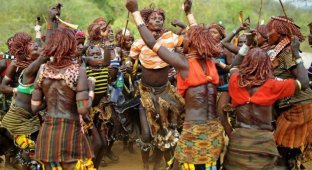 Нелегкий быт аборигенов Эфиопии (15 фото)