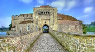 Замок Лидс - один из красивейших замков мира (7 фото)