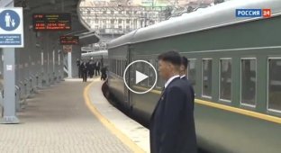 Бронированный поезд Ким Чен Ына протирали от пыли на ходу