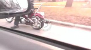 Необычный глушитель на мотоцикле