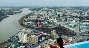 Если бы в Омске были открытые бассейны с видом на город (7 фото)