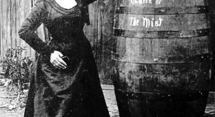 Первая женщина, «покорившая» Ниагарский водопад (1901г.) (12 фото)