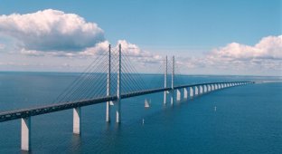 Уникальный «ныряющий» мост между Данией и Швецией (11 фото)