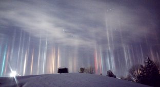 Пока все спали, мужчина заснял столбы света в ночном небе над Онтарио (20 фото + 1 видео)