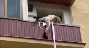 Пикантная ситуация на одном московском балконе