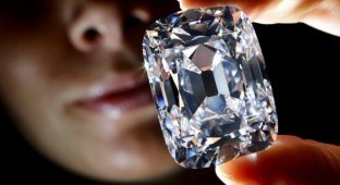 10 самых дорогих бриллиантов, которые были проданы на аукционах (10 фото)