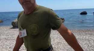 В Крыму казак пытался прогнать отдыхающих с пляжа нагайкой (2 фото + 2 видео)