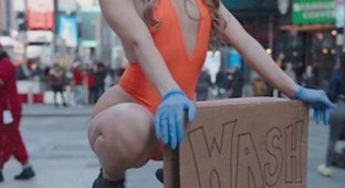 Саманта Гэнгвер: Instagram-модель разделась на улице, объявив «войну» коронавирусу COVID-2019 (15 фото + видео)