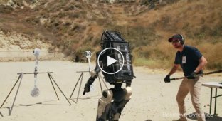 Робот в армии. Новая пародия на Boston Dynamics от Corridor Digital