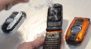 Почему почти все телефоны в Японии водонепроницаемые (6 фото)