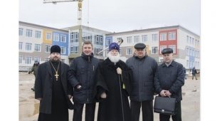 Жители д. Борисовичи: Нам нужны поликлиника, детские сады, а нам зачем-то строят храм (1 фото)