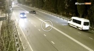В Сочи пассажир вылетел через боковое стекло автомобиля