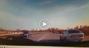 На выезде из Екатеринбурга произошла авария с тремя автомобилями