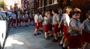 Как одеваются дети в лондонских школах? (19 фото)
