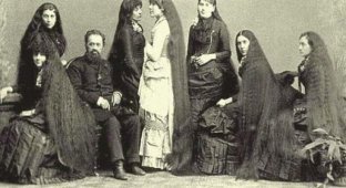 Что случилось с самыми «волосатыми» сестрами 19 века (4 фото)