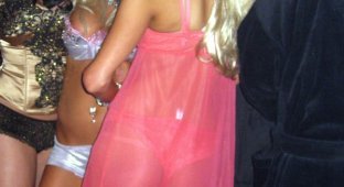 Paris Hilton на вечеринке Playboy (6 фотографий)