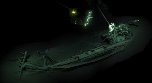 В Черном море обнаружен неповрежденный древнегреческий корабль возрастом 2400 лет (9 фото + 1 видео)