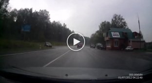 Две фуры столкнулись на трассе Елабуга - Перьм