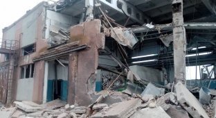 Виталий Ким опубликовал фото и видео последствий ударов по строительному комбинату