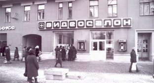 Шедевры кинематографа из первых видеосалонов СССР (44 фото)