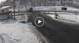 Столкновение грузовика и легковушки с возгоранием в Междуреченске