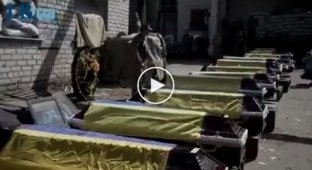 Прощание с погибшими добровольцами, которые первые пошли защищать Украину