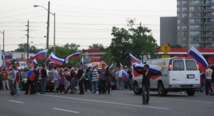  Русские болельщики на улицах Торонто (12 фото)