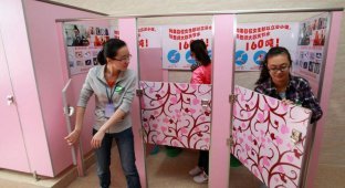 В китайском университете установили женские писсуары с целью экономия воды (4 фото)