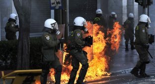 Протесты в Афинах (19 фото)