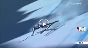 В Италии французский горнолыжник Максенс Музатон упал на скорости 120 кмч и умудрился продолжить спуск