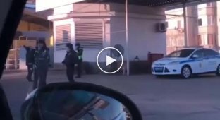 Краснодарский автомобилист развлекается уходя от полицейской погони