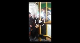 Драка в автобусе. Новосибирск (маты)