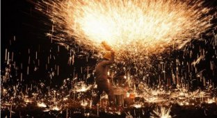 Фестиваль фонарей и фейерверков в Китае (20 фото)