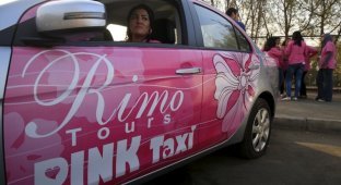 Розовое такси в Египте (5 фото)