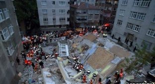 В Стамбуле обрушился 8-и этажный дом (9 фото)