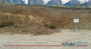 В Крыму пляжи, соседствующие с аварийными объектами, признали готовыми к сезону (11 фото)