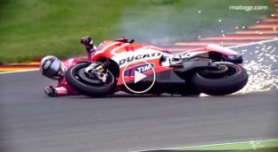 Подборка падений с мотоцикла от MotoGP