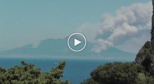 Как выглядит действующий вулкан Везувий в Италии сейчас