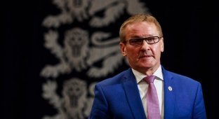 Эстонский министр подал в отставку после пьяного вождения (1 фото)