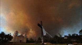 Пожары в Санта-Барбаре (фотографий)