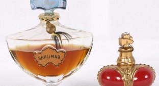Старинные парфюмерные флаконы (25 фотографий)