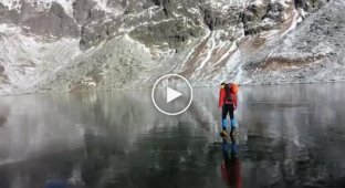 Прозрачный лед в горах