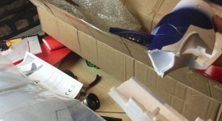 Видео уличило сотрудников почтовой компании в намеренном повреждении посылок (7 фото + 1 видео)