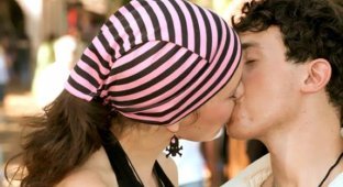 Горячие поцелуи (19 фото)