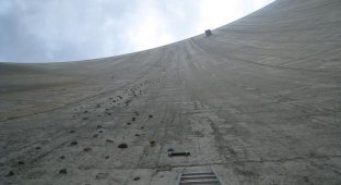 Самый большой в мире искусственный скалодром (8 фото)