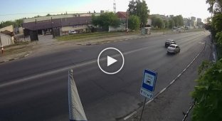 В Ульяновске во время погони машина ДПС попала в аварию