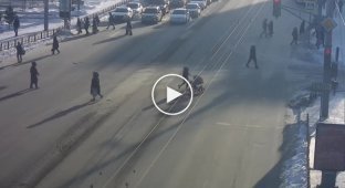 В Омске автомобилистка на «Мерседесе» сбила пенсионерку
