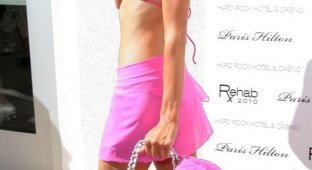 Paris Hilton в розовом (10 фотографий)