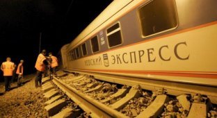 Крушение поезда Невский Экспресс (5 фото)